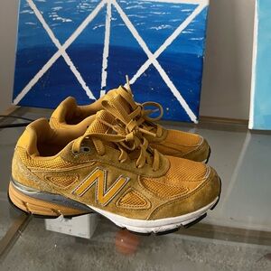 Grade school new balance 990